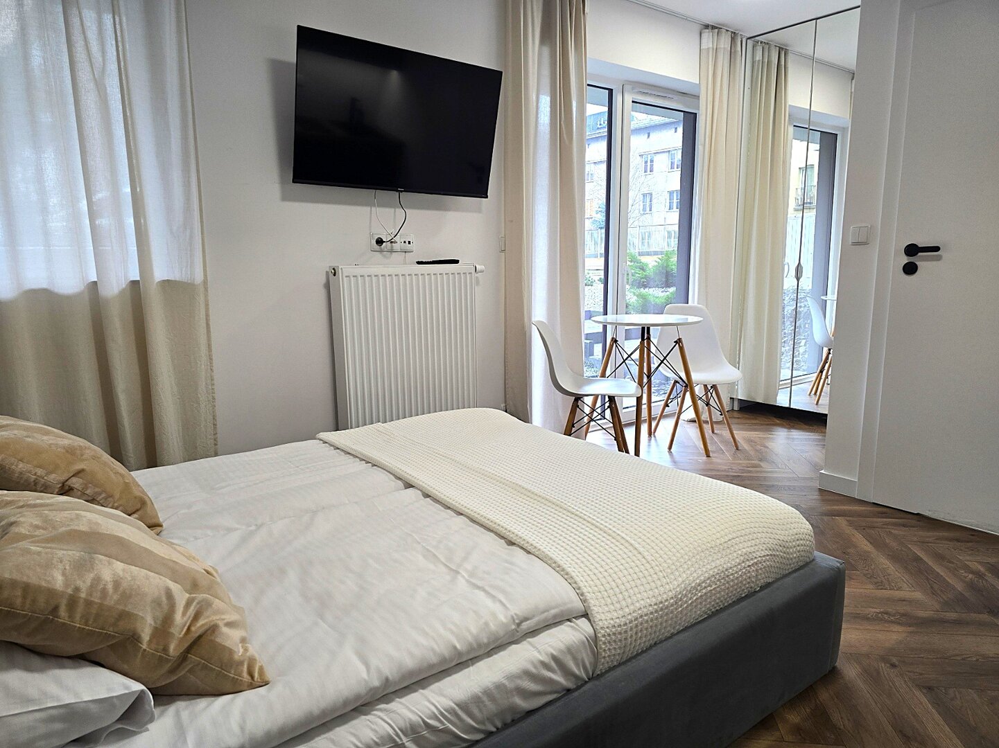 Pokój z klimatyzacją i prywatną łązienką